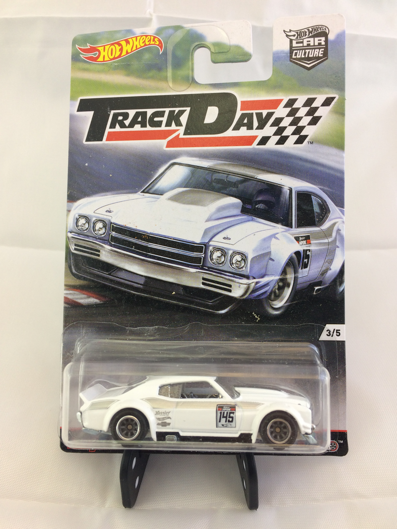 Illustration for article titled Track Day - Car Culture series